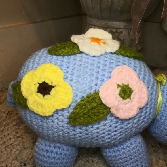 3/$18 Vtge. Blue/White Hand Crocheted Cottagecore Style Pig With Pastel Flowers - Picture 3 of 11
